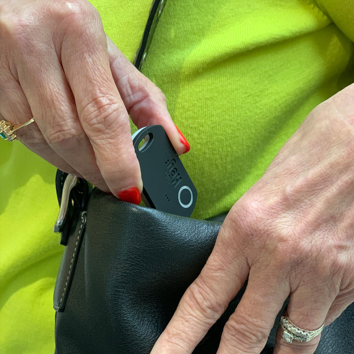 LutiKey Tracker - Bluetooth Tracking Device - A Fabventure
